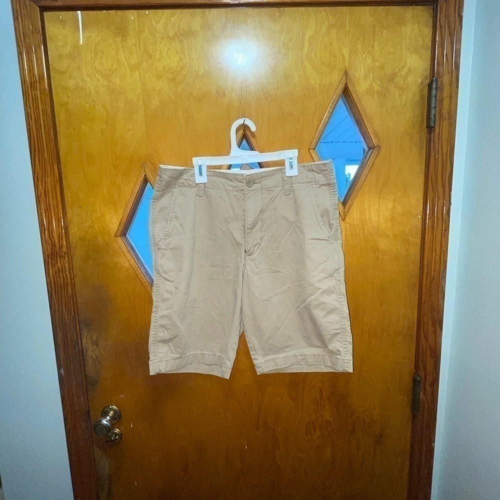 Old Navy Straight Lived-In Khaki Non-Stretch Shorts for Men